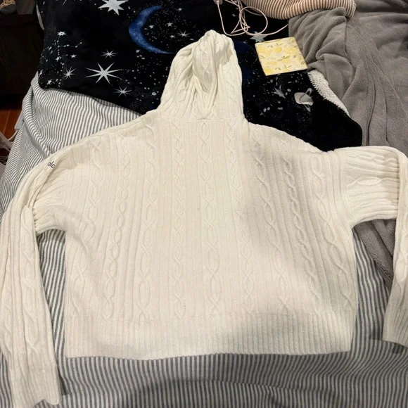 ALO sweater - Picture 11 of 11